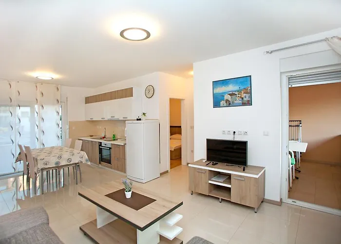 Maslina Apartment Njivice