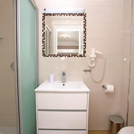 Apartment Maslina *