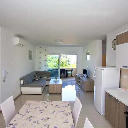 Apartment Maslina *