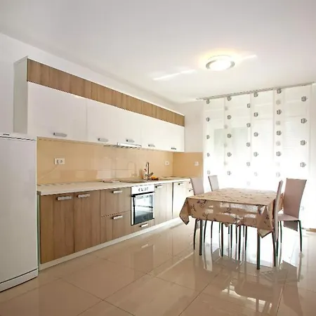 Apartmán Maslina I